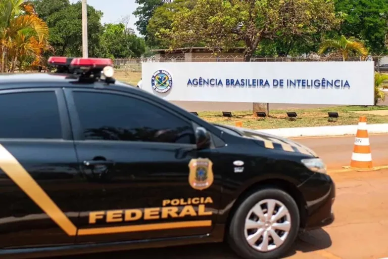 Novatos da Abin foram usados para tentar vincular STF a PCC, diz PF