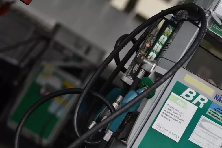 Combustíveis e gás de cozinha ficam mais caros nesta 5ª com novo ICMS
