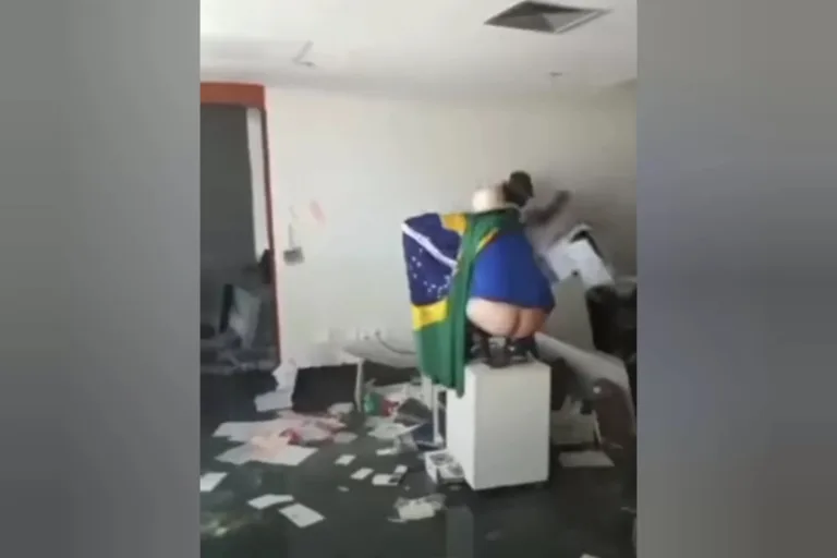 Vídeo: bolsonaristas fazem cocô e xixi em sala do STF em ato terrorista