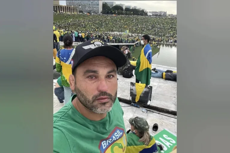 Vídeo: Sobrinho de Bolsonaro participa de ato na Esplanada