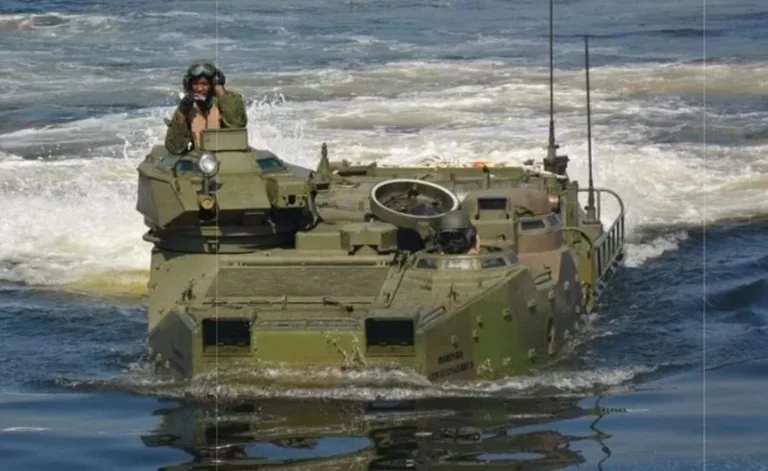 Vídeo: fuzileiros chegam ao Porto de Santos para combater PCC após GLO