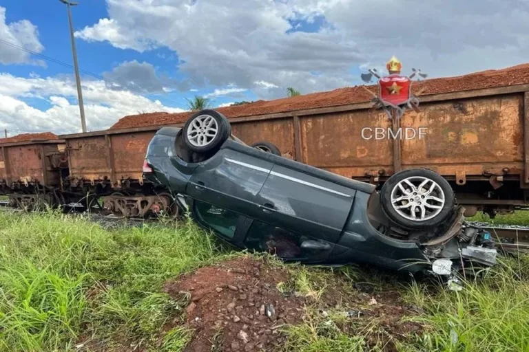 Trem colide contra um carro no Guará II – DF