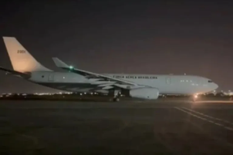 Primeiro avião da FAB decola para retirar brasileiros de Israel
