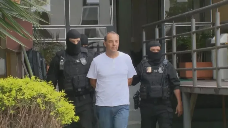 Sérgio Cabral é transferido para o presídio dos bombeiros no Rio
