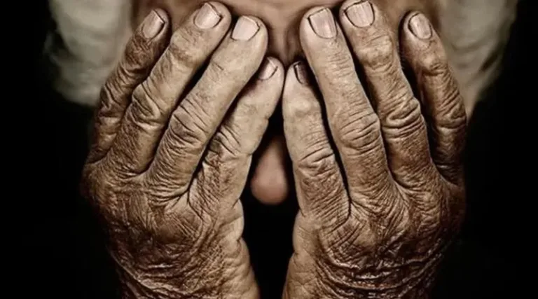 Adolescente de 15 anos mata a avó, de 79 anos, a facadas no DF