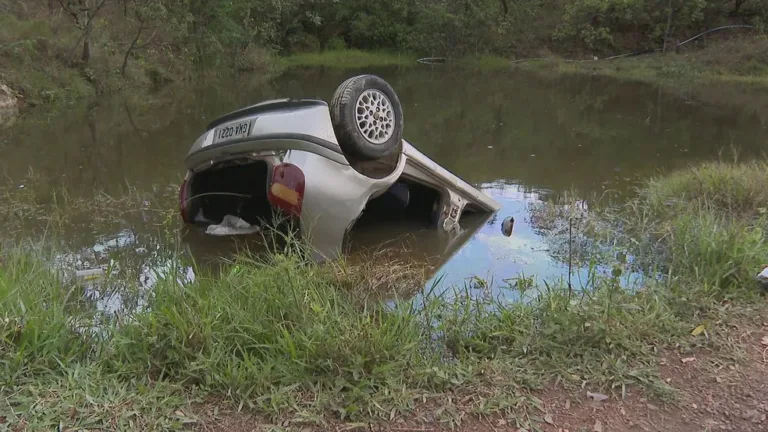 Homem é encontrado morto dentro de carro submerso em um córrego no DF