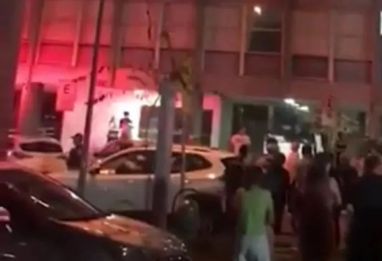 Prédio é evacuado em Brasília após casal se atrapalhar com vela: vídeo