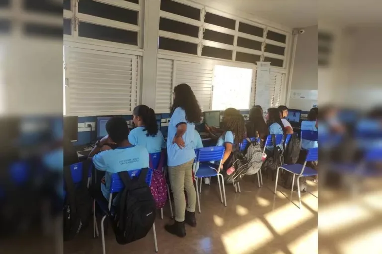 Projeto ensina estudantes de escolas públicas a identificar fake news
