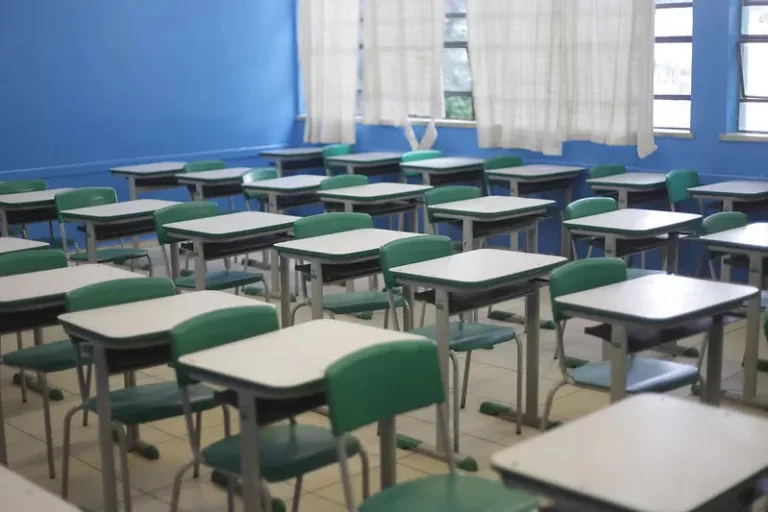 SP desviou R$ 40 bi da Educação para bancar aposentadorias em 5 anos