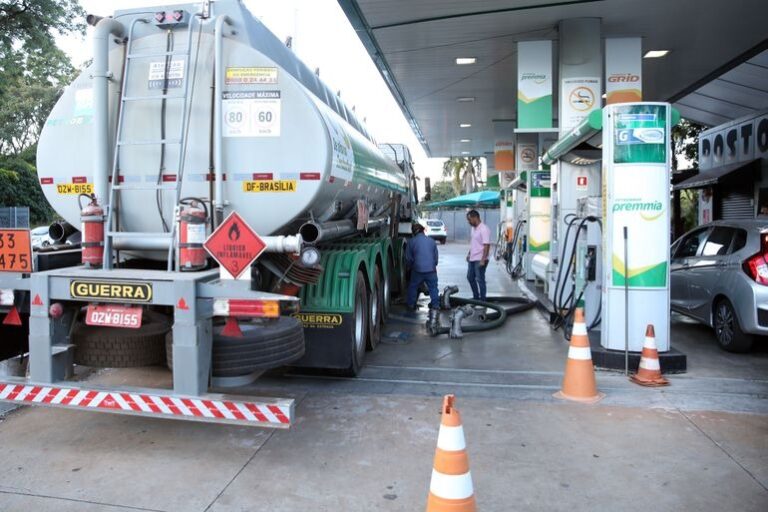 GDF propõe subsídio ao diesel para conter alta de preços no DF