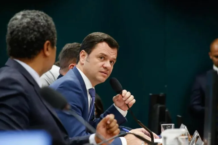AGU pede que STF determine a prisão de Anderson Torres