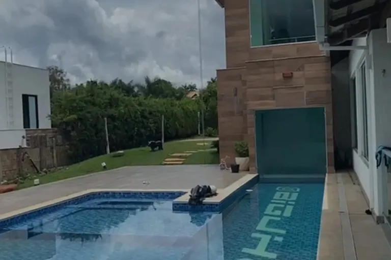 Mansão de influencer, avaliada em R$ 2 mi é confiscada pela Justiça