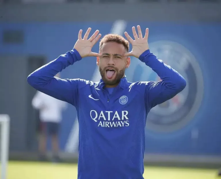 Jornal revela início de negociações entre United e PSG por Neymar