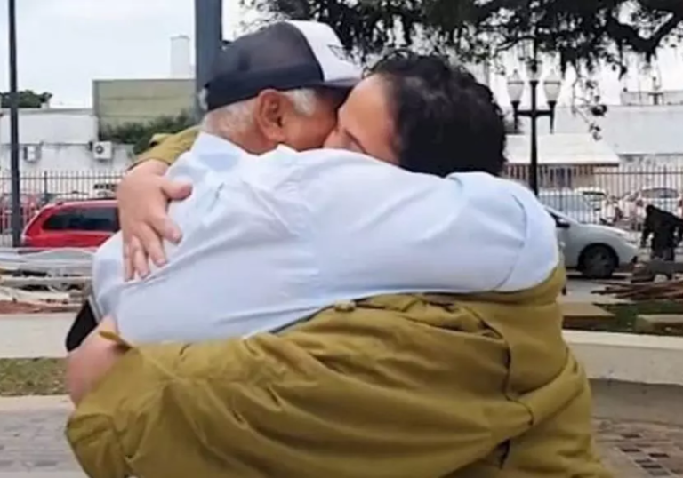 Pai e filha se reencontram após 30 anos com ajuda do SOS Desaparecidos; Veja vídeo