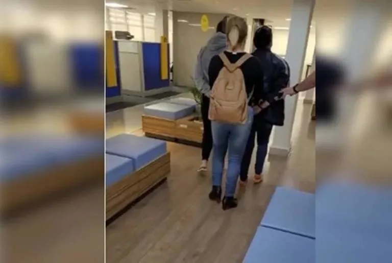 Vídeo: golpistas são presas dentro de banco ao abrirem contas falsas