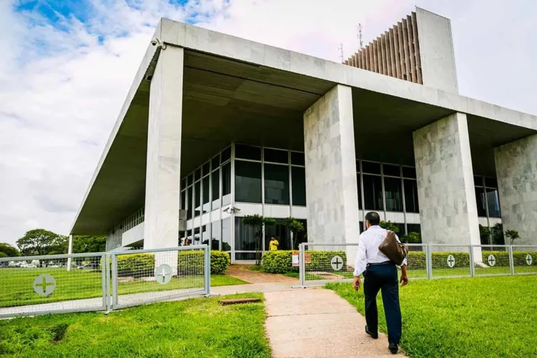 Feriado prolongado: GDF terá ponto facultativo na sexta-feira (13)