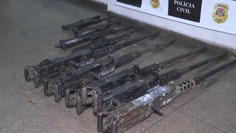 Polícia encontra mais 9 metralhadoras furtadas de quartel do Exército