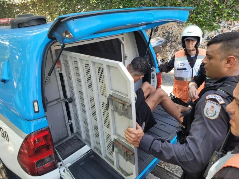 Ladrão de carro é preso dentro de armário após trocar tiros com PMs