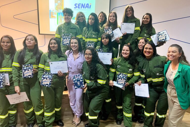 Curso gratuito de eletricistas amplia contratação de mulheres no DF