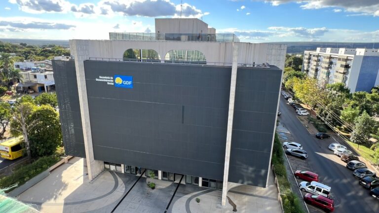 DF anuncia edital com 1.197 vagas para assistência social