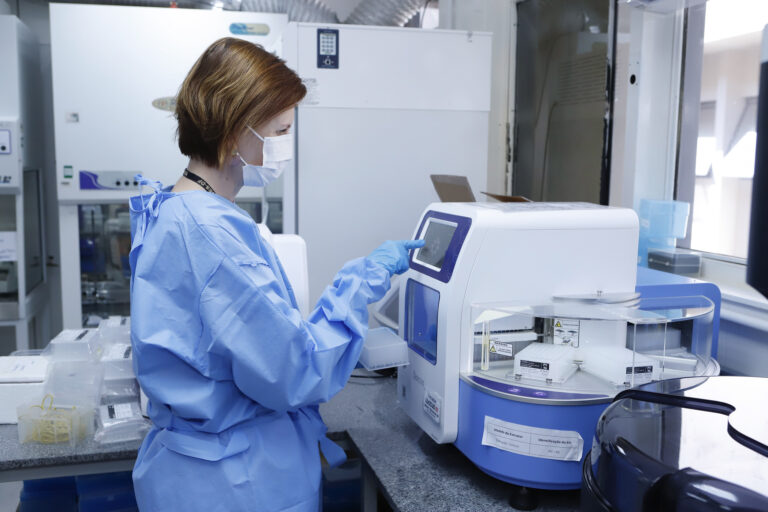 Rede pública do DF começa teste de DNA-HPV para detectar câncer mais cedo
