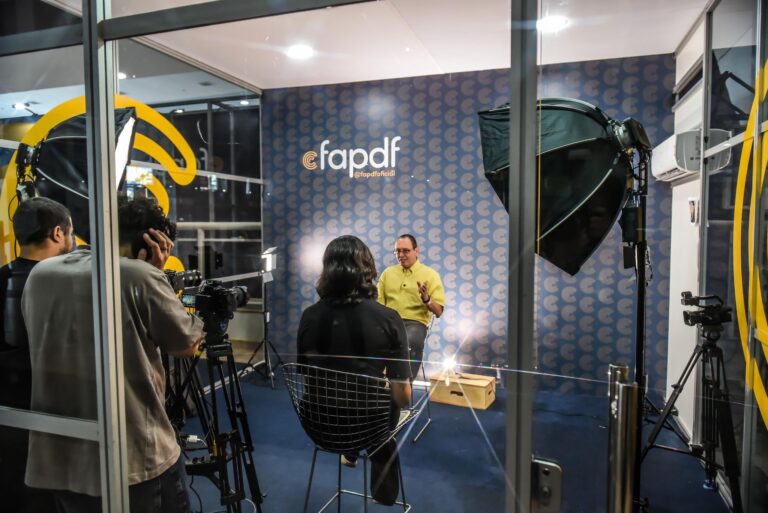 FAPDF usa Innova Summit para divulgar pesquisas e startups do DF