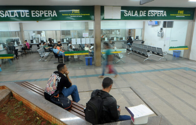 Pacientes já podem marcar Farmácia de Alto Custo pela internet