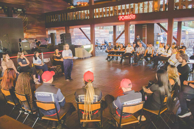 Treinamento contra importunação sexual chega a equipes de grandes eventos