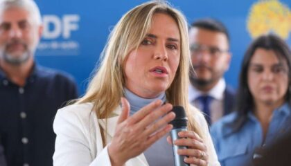 Celina aciona auditoria externa na folha do GDF e reforça defesa dos servidores
