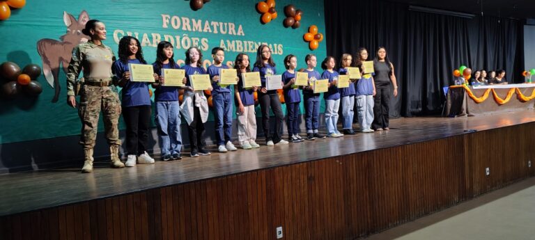 Turma de 76 Guardiões Ambientais formada pela PMDF