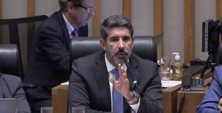 Roosevelt destaca postura de Celina para enfrentar problema que não criou no BRB