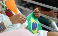Ação de Copa anima pacientes com câncer no Hospital de Base