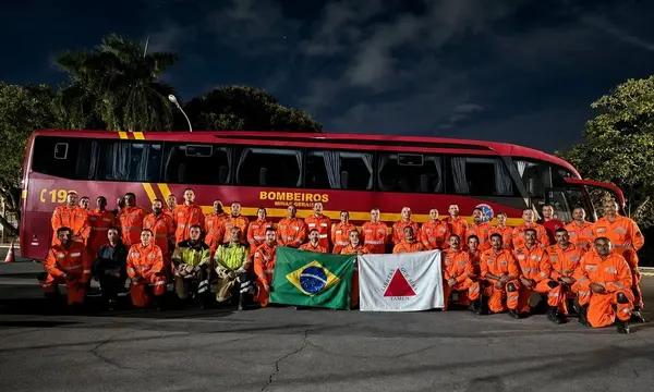 Militares do Corpo de Bombeiros de Minas Gerais embarcam para missão de busca e salvamento na Venezuela