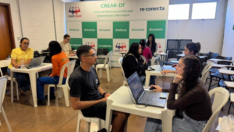 Cras Móvel atende trabalhadores de materiais recicláveis na Estrutural