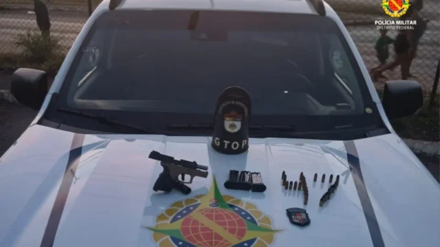 Pistola e munições apreendidas pela PMDF no Recanto das Emas