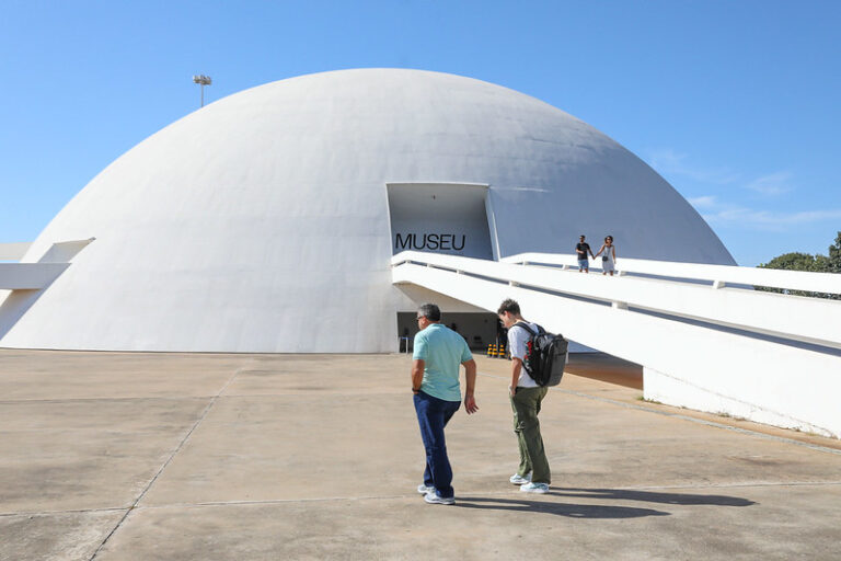 Estudos sobre movimento turístico no Distrito Federal