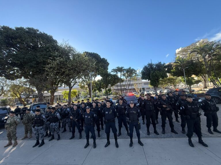 Policiais militares participam da Operação Força Total no Distrito Federal