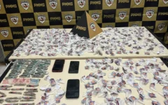 PM prende dois jovens e apreende drogas em operações em Carangola