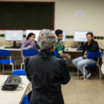 Estudantes da rede pública fazem prova do programa Pontes para o Mundo