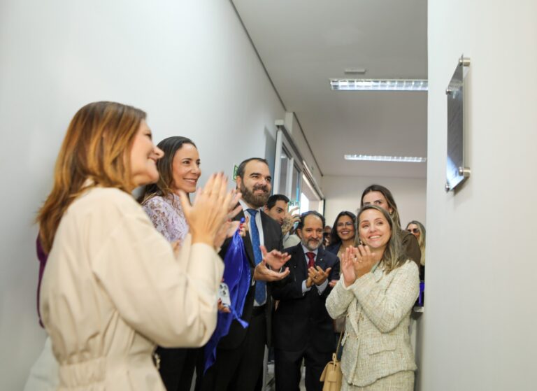 Inauguração da Sala Lilás e ampliação do programa Viva Flor no Distrito Federal