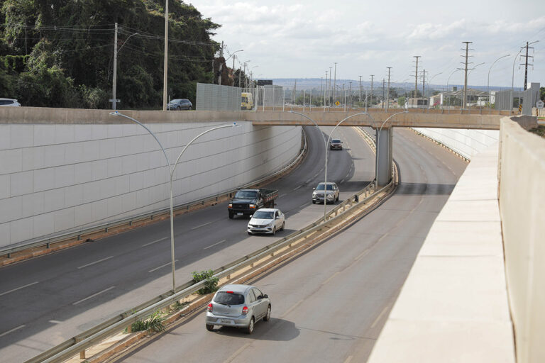 Viaduto do Jardim Botânico reduz tempo de viagem na DF-001