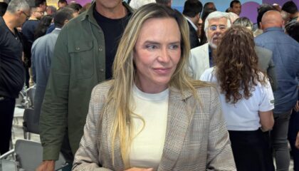 Celina afirma que Michelle Bolsonaro não desistiu de candidatura ao Senado