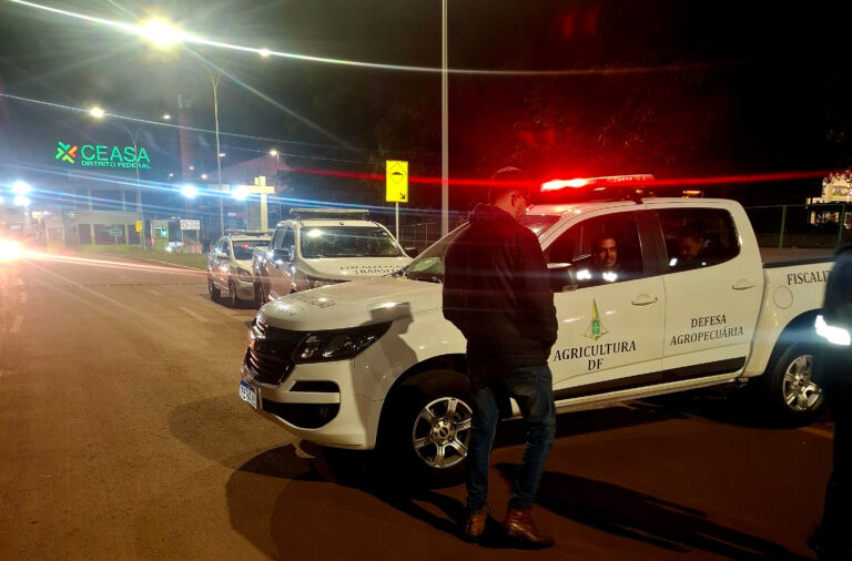 Fiscalização sanitária da Seagri-DF inspeciona cargas agrícolas no Distrito Federal