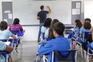 Governadora Celina Leão anuncia contratação de professores para a rede pública do Distrito Federal