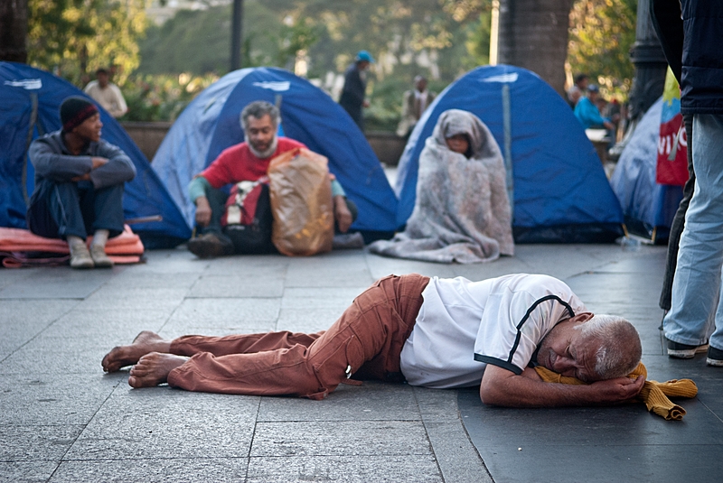 Celina lança programa para monitorar pessoas em situação de rua em quase 500 pontos do DF