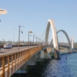 Trânsito na via de acesso à Ponte JK, onde a velocidade foi reduzida para 60 km/h