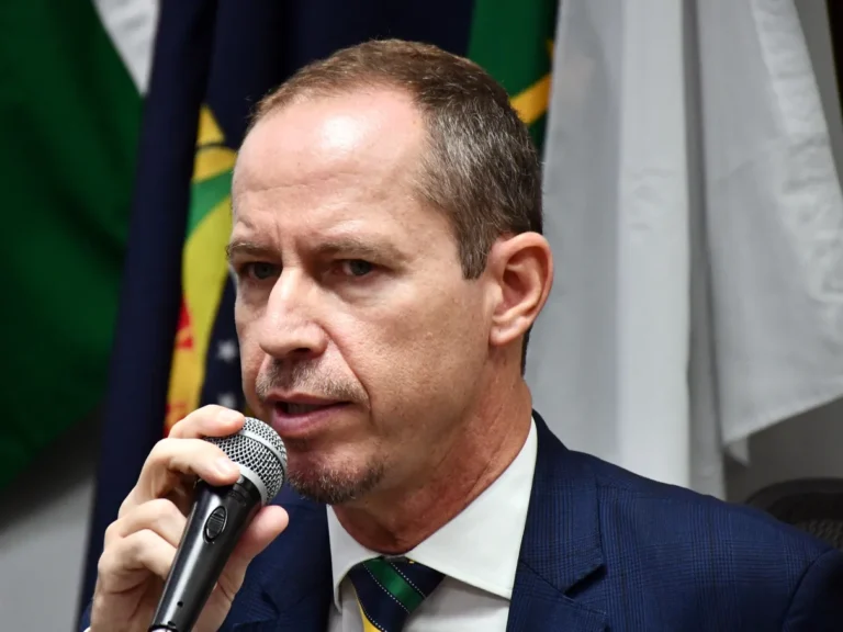 Com apenas 23 dias de estágio, Cappelli já quer ocupar a cadeira principal