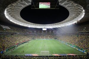 Estádio Nacional Mané Garrincha lotado durante partida de futebol