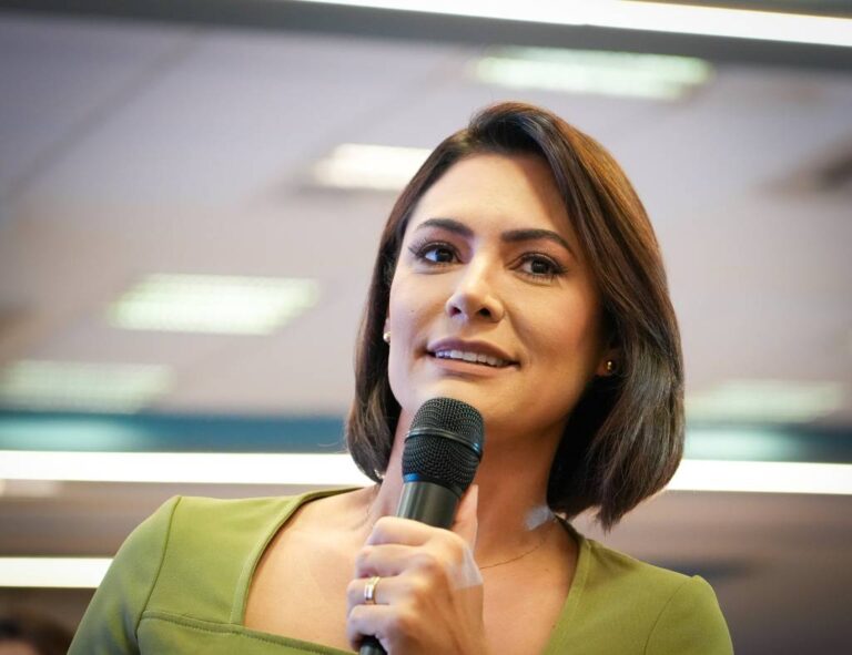 Michelle Bolsonaro lidera disputa pelo Senado no DF com 25%