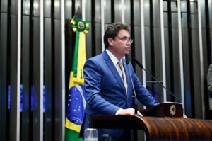 Wilder Morais diz que pode adotar câmeras corporais na PM de Goiás